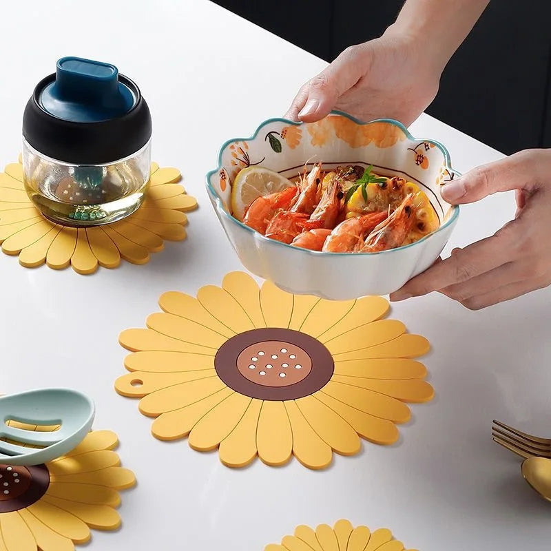 FloraGuard™ - Sunflower Thermal Trivet Mat (Small Size - 7CMS)